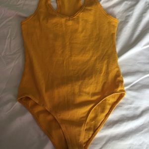 Yellow bodysuit 🌼